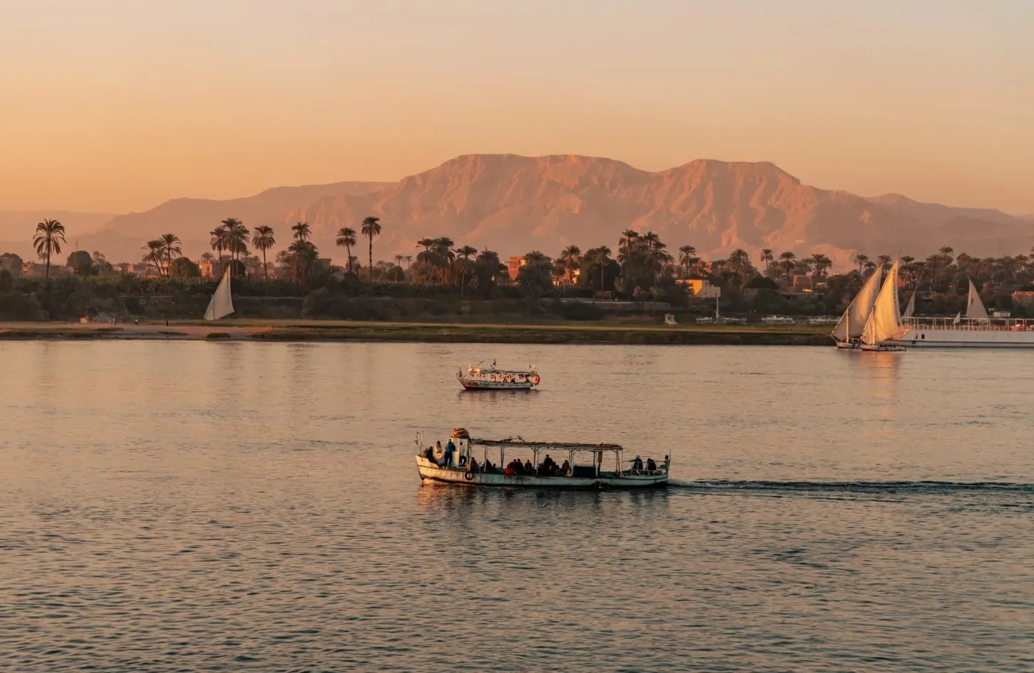 Boarding the Traditional Felucca and Nile River Sailing